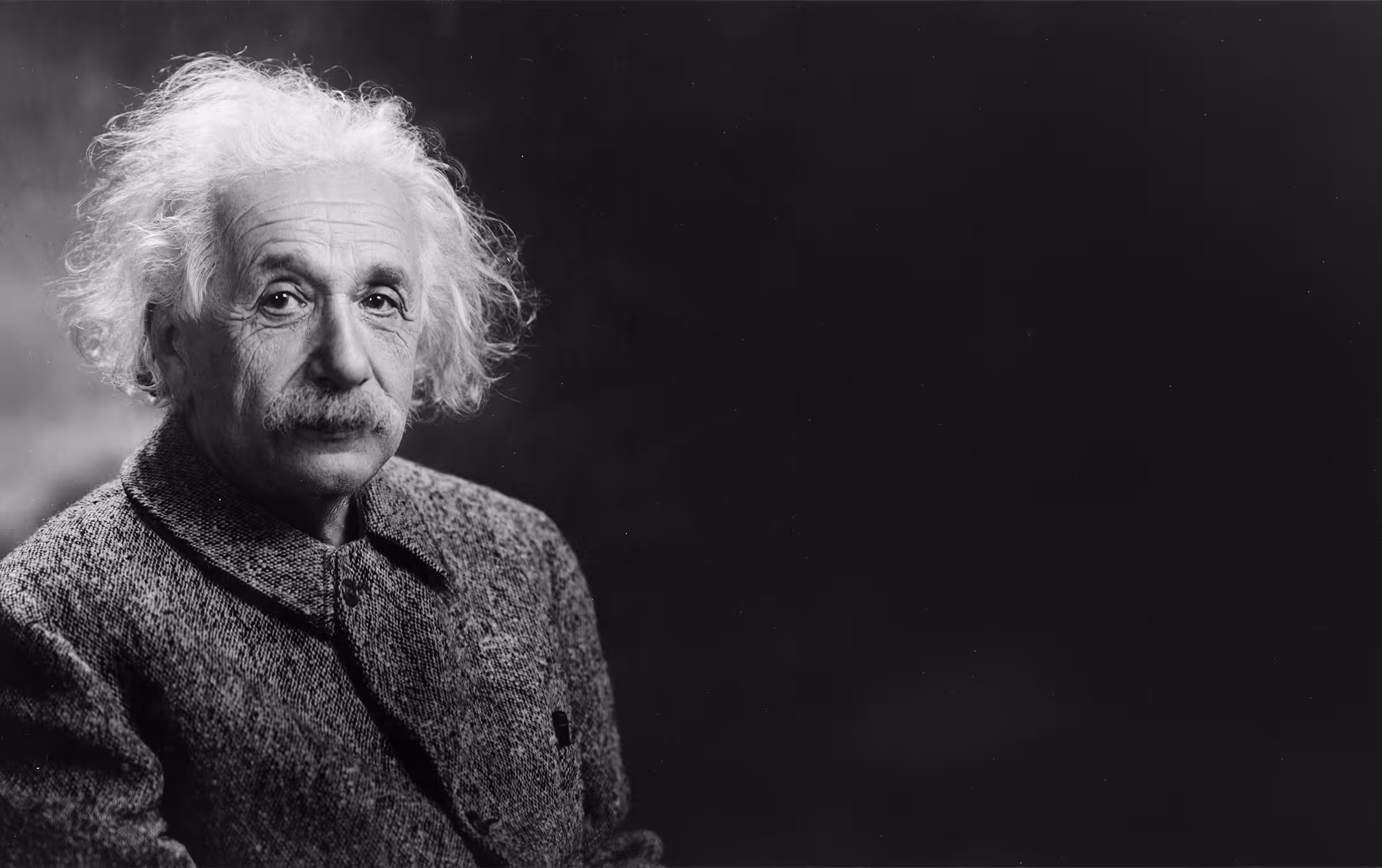 einstein-footer.avif